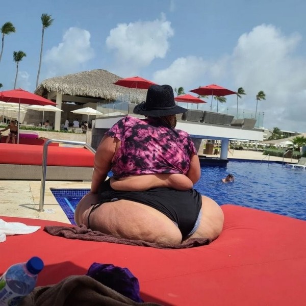 8 женщин с самыми большими ягодицами в мире