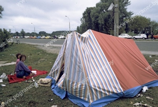 Вспомним, какие были очереди из Бреста в Польшу в 90-е