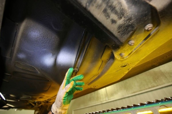 «Дедушка никого к машине не подпускал». История Audi A6 (С4), которая в семье белорусов уже 15 лет