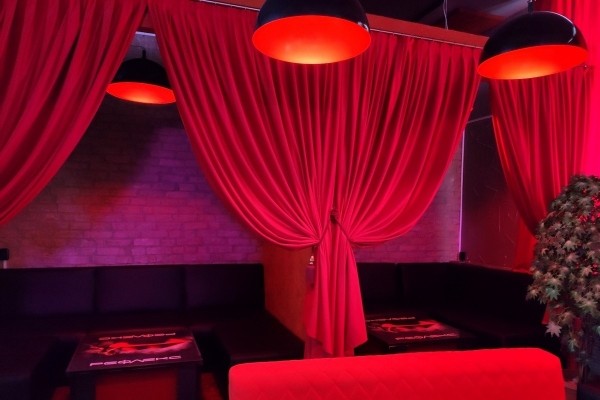 Жаркая вечеринка в стиле «Halloween» в ночном клубе «Reflex» в Бресте Жаркая вечеринка в стиле «Halloween» в ночном клубе «Reflex» в Бресте