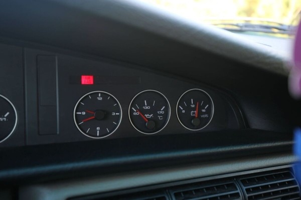 «Дедушка никого к машине не подпускал». История Audi A6 (С4), которая в семье белорусов уже 15 лет