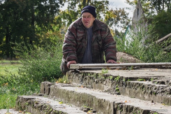 «На реставрацию нужно $800 000». Как простые белорусы спасают разрушающийся дворец в Брестской области