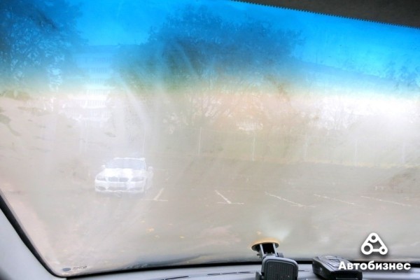 Из-за чего потеют стекла, как их быстро очистить и можно ли решить проблему принципиально Из-за чего потеют стекла, как их быстро очистить и можно ли решить проблему принципиально