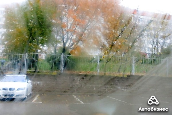 Из-за чего потеют стекла, как их быстро очистить и можно ли решить проблему принципиально Из-за чего потеют стекла, как их быстро очистить и можно ли решить проблему принципиально