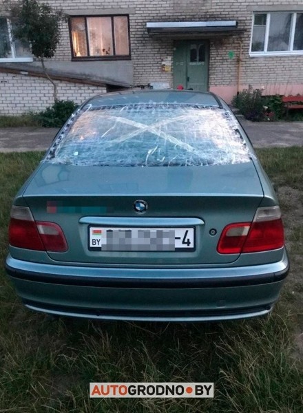 Водитель проехал по неукатанному гравию — BMW остался без заднего стекла. В страховке отказали Водитель проехал по неукатанному гравию — BMW остался без заднего стекла. В страховке отказали