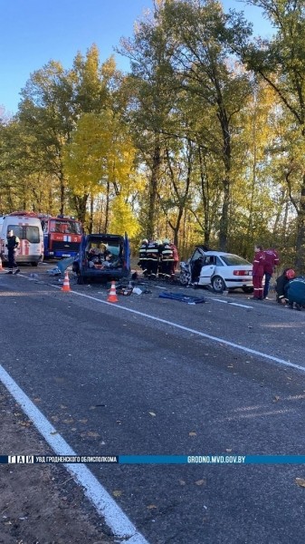 В Беларуси утром лоб в лоб столкнулись два автомобиля. Оба водителя погибли