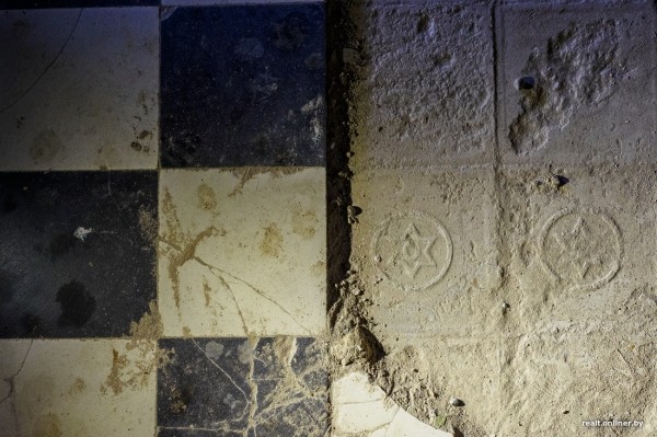 «На реставрацию нужно $800 000». Как простые белорусы спасают разрушающийся дворец в Брестской области