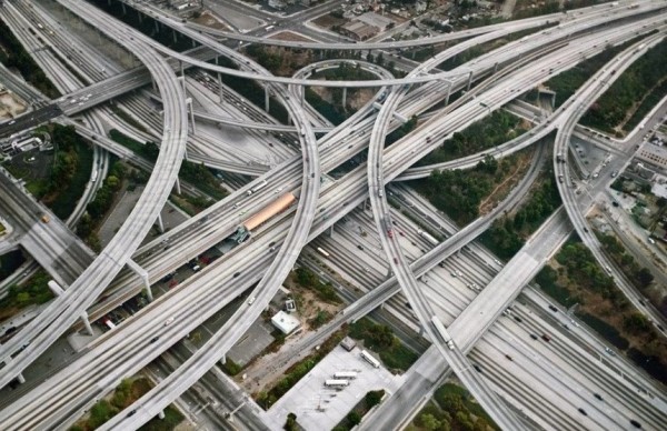 Без навигатора не соваться. 7 необычных автомобильных развязок мира Без навигатора не соваться. 7 необычных автомобильных развязок мира