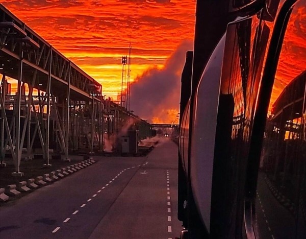 Наташа рулит. Откровения дальнобойщицы из Беларуси о буднях «неженской» профессии Наташа рулит. Откровения дальнобойщицы из Беларуси о буднях «неженской» профессии