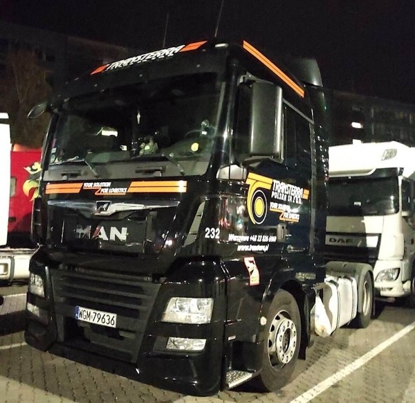 Наташа рулит. Откровения дальнобойщицы из Беларуси о буднях «неженской» профессии Наташа рулит. Откровения дальнобойщицы из Беларуси о буднях «неженской» профессии