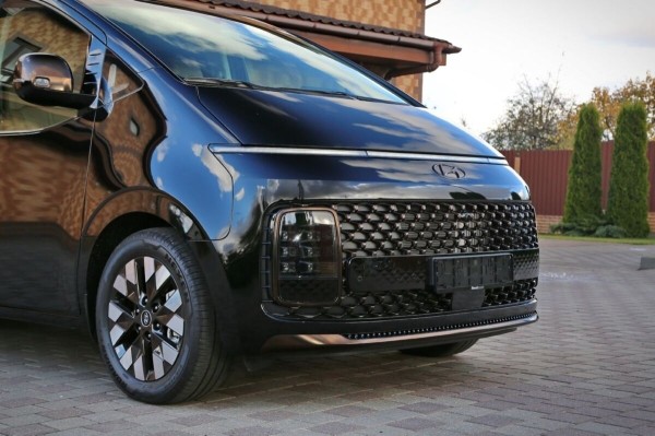 «Растаможка – 25 000 евро!» Белорус привез дизельный Hyundai Staria. Что за он?