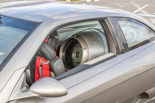 В Беларуси заметили уникальный автомобиль. Как оказалось, он самодельный