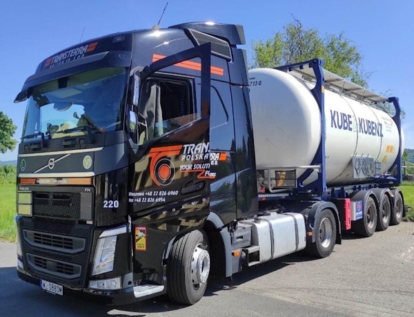 Наташа рулит. Откровения дальнобойщицы из Беларуси о буднях «неженской» профессии Наташа рулит. Откровения дальнобойщицы из Беларуси о буднях «неженской» профессии