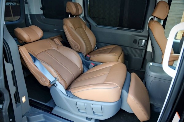 «Растаможка – 25 000 евро!» Белорус привез дизельный Hyundai Staria. Что за он?