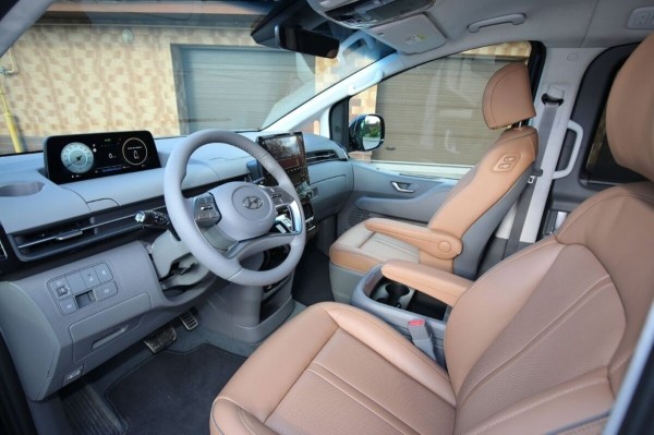 «Растаможка – 25 000 евро!» Белорус привез дизельный Hyundai Staria. Что за он?