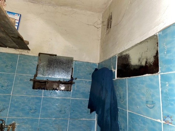 Из горевшей квартиры в Березовском районе спасли мужчину Из горевшей квартиры в Березовском районе спасли мужчину