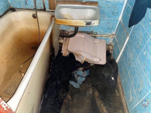 Из горевшей квартиры в Березовском районе спасли мужчину Из горевшей квартиры в Березовском районе спасли мужчину