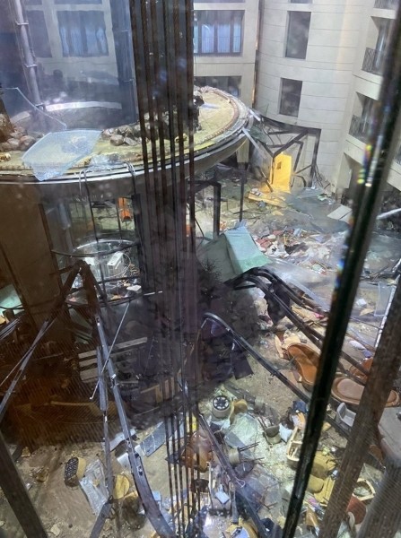 В Германии лопнул гигантский аквариум. Погибло 1,5 тысячи рыб