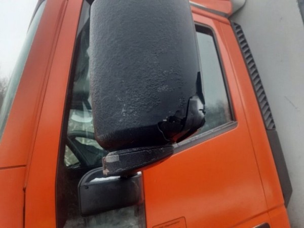 В Ляховичском районе при разъезде столкнулись два грузовых автомобиля: водитель одного из них скрылся с места ДТП