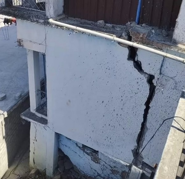 В Индии проваливается под землю целый город. Власти не могут разобраться в причинах В Индии проваливается под землю целый город. Власти не могут разобраться в причинах