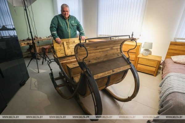 Как пинские мастера изготовили эксклюзивный подарок Президенту