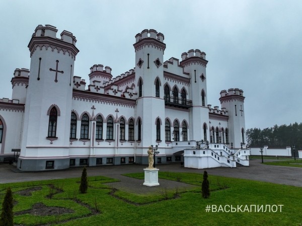 Как выглядит Коссовский замок после реставрации с высоты птичьего полета