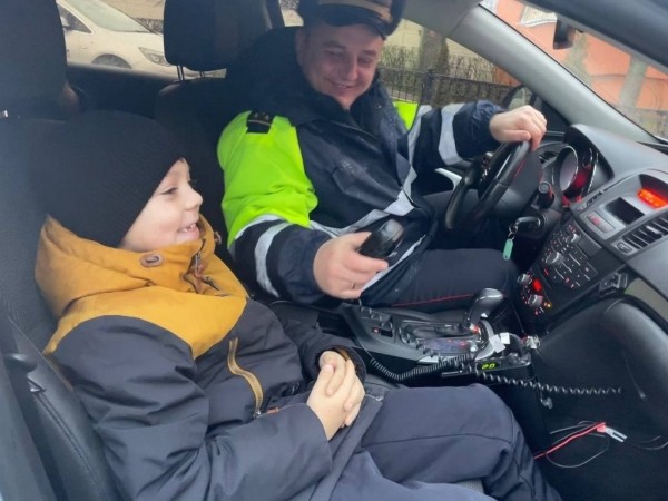 День исполнения мечты. 7-летний мальчик из Бреста на один день стал сотрудником ГАИ День исполнения мечты. 7-летний мальчик из Бреста на один день стал сотрудником ГАИ