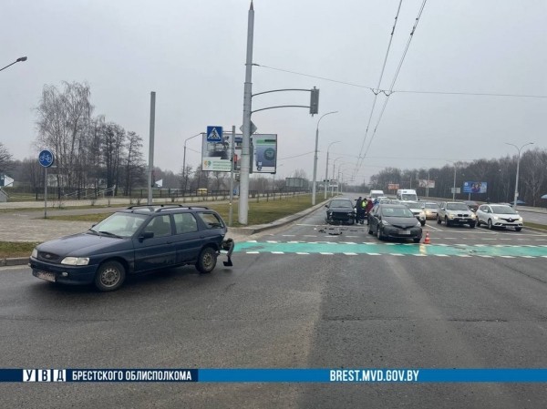 В Бресте произошло ДТП с участием трех авто