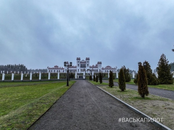 Как выглядит Коссовский замок после реставрации с высоты птичьего полета