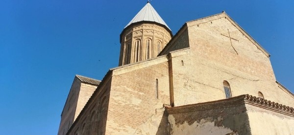 «Вдоль дороги — венки и памятники». Белорус в одиночку отправился в горы Грузии, где даже страховка не действует «Вдоль дороги — венки и памятники». Белорус в одиночку отправился в горы Грузии, где даже страховка не действует