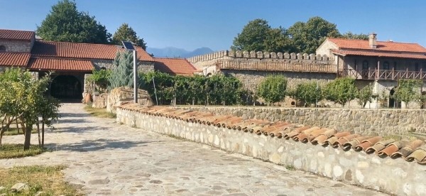 «Вдоль дороги — венки и памятники». Белорус в одиночку отправился в горы Грузии, где даже страховка не действует «Вдоль дороги — венки и памятники». Белорус в одиночку отправился в горы Грузии, где даже страховка не действует