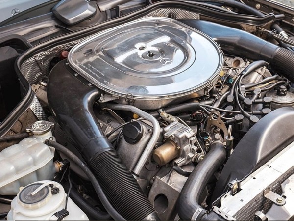 Почему этот старый седан от Mercedes стоит $600 тысяч?