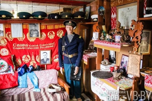 Залежи янтаря и россыпь местной истории. Энтузиаст создал в Мокранах музей в собственном доме Залежи янтаря и россыпь местной истории. Энтузиаст создал в Мокранах музей в собственном доме