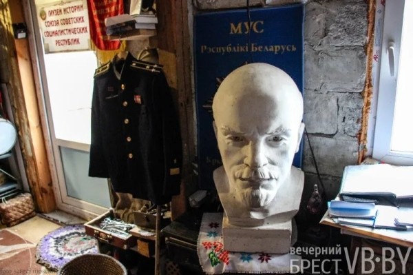 Залежи янтаря и россыпь местной истории. Энтузиаст создал в Мокранах музей в собственном доме Залежи янтаря и россыпь местной истории. Энтузиаст создал в Мокранах музей в собственном доме