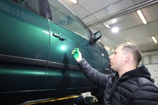 «Если отвезти машину на детейлинг, будет совсем лялечка!» Белорус о VW Sharan, который 13 лет находится в одних руках «Если отвезти машину на детейлинг, будет совсем лялечка!» Белорус о VW Sharan, который 13 лет находится в одних руках