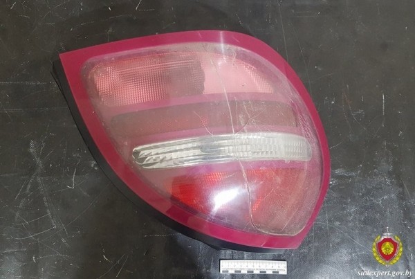 Парень заказал в интернете фонарь и вот что получил. Продавец уверял, что все разбилось во время пересылки