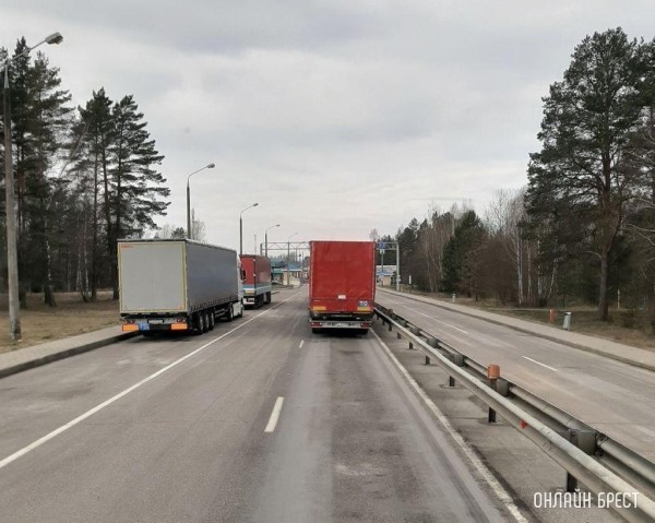 ГПК: польские предприниматели будут судиться с властями из-за закрытия пунктов пропуска на границе ГПК: польские предприниматели будут судиться с властями из-за закрытия пунктов пропуска на границе