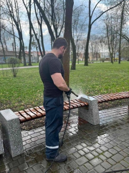 Продолжаются интенсивные работы по подготовке городского Парка культуры и отдыха к началу сезона