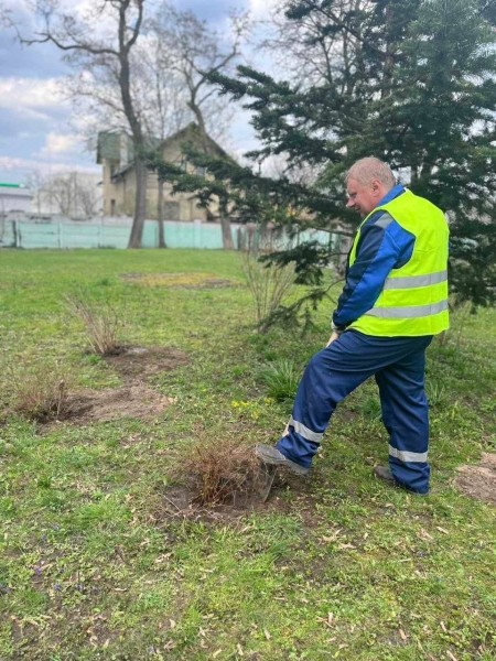 Продолжаются интенсивные работы по подготовке городского Парка культуры и отдыха к началу сезона