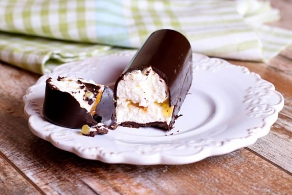 В Беларуси запретили продавать два российских глазированных сырка и алкогольный напиток