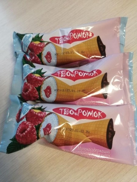 В Беларуси запретили продавать два российских глазированных сырка и алкогольный напиток