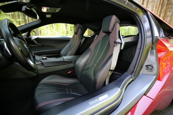 22-летний парень из Жодино купил BMW i8 за $100 тысяч — доволен? 22-летний парень из Жодино купил BMW i8 за $100 тысяч — доволен?