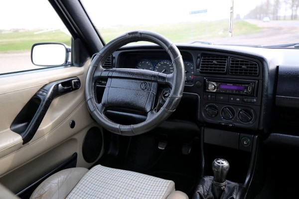«Покраска обошлась в $3 200». В Беларуси нашли редкий VW Passat VR6 (B4) «Покраска обошлась в $3 200». В Беларуси нашли редкий VW Passat VR6 (B4)