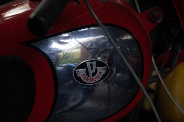 Легендарный тульский «Муравей» и венгерская «Паннония». Белорус собрал большую коллекцию советской мототехники Легендарный тульский «Муравей» и венгерская «Паннония». Белорус собрал большую коллекцию советской мототехники