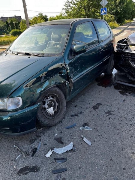 Такси в Барановичах «пролетело» под знак «Стоп» и протаранило легковушку с детьми Такси в Барановичах «пролетело» под знак «Стоп» и протаранило легковушку с детьми