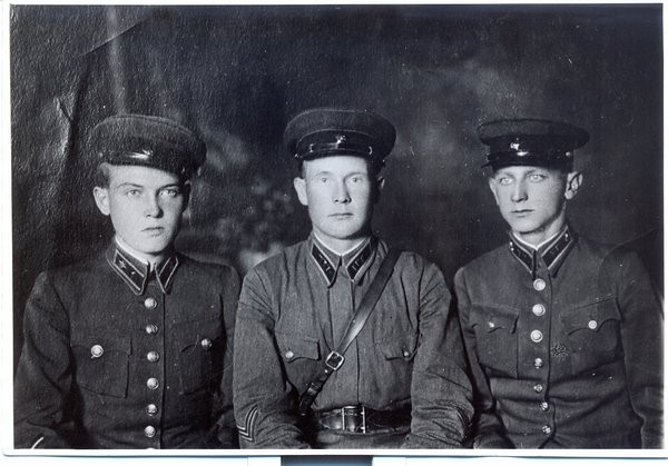 Письмо из 41-го: « Я расскажу тебе о том, как выбралась из горящего Кобрина...» Письмо из 41-го: « Я расскажу тебе о том, как выбралась из горящего Кобрина...»