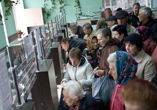 Обидно «ударили» словом. Что за это может быть? А если в очереди? Отвечает участковый