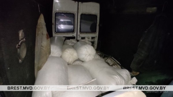 Житель Микашевичей хранил у себя 1,5 тонны похищенного комбикорма Житель Микашевичей хранил у себя 1,5 тонны похищенного комбикорма