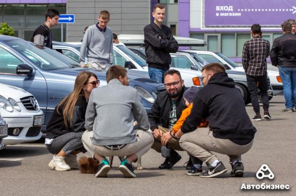 «Нет года выпуска, есть состояние». В Беларуси владельцы старых Mercedes собрались на большую встречу