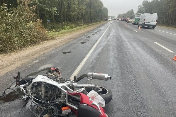 Из-за нарушения водителем авто правил обгона погиб 23-летний мотоциклист. Приговор Из-за нарушения водителем авто правил обгона погиб 23-летний мотоциклист. Приговор